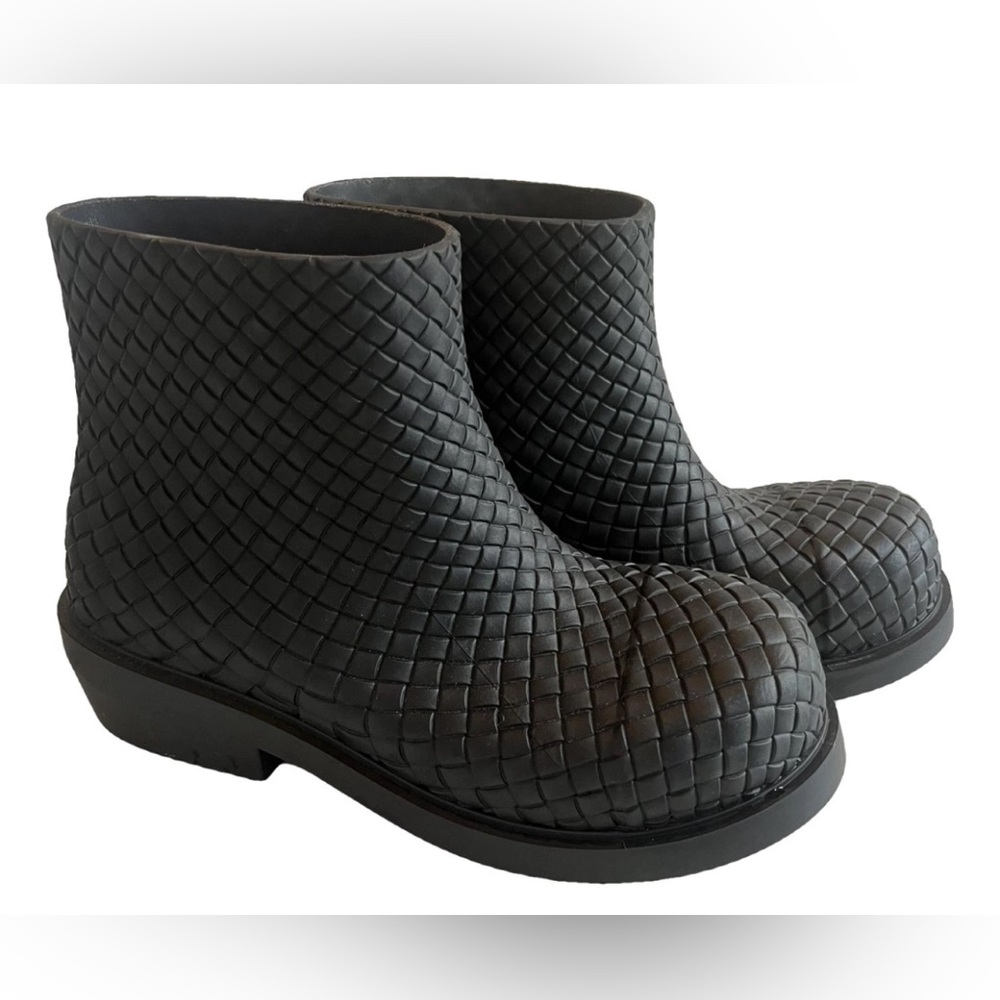 Bottega Veneta Puddle Boots in their Iconic Intrecciato Weave Pattern Black EU42